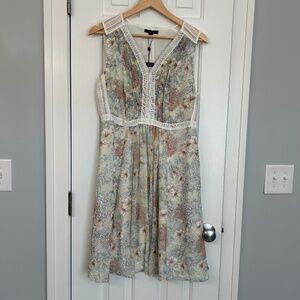 Tommy Hilfiger sleeveless dress, delicate floral print with lace trim, size 12